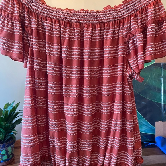 Max Studio Flutter Sleeve Peasant Top - Picture 3 of 6